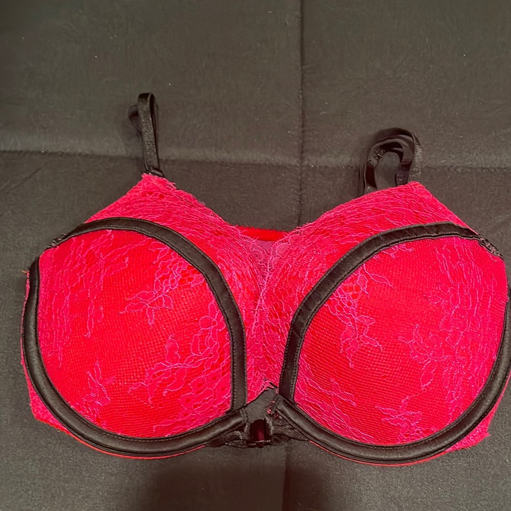 Victoria’s Secret Bombshell 32c